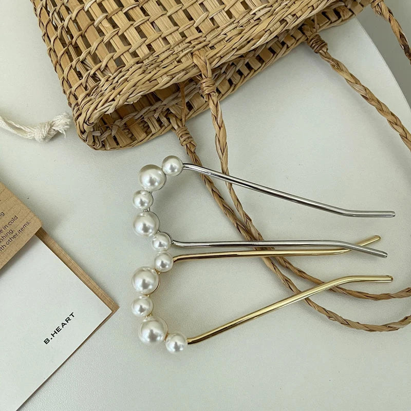 Lunar Pin: U-Shaped Pearl Hair Stick for Elegant Styling