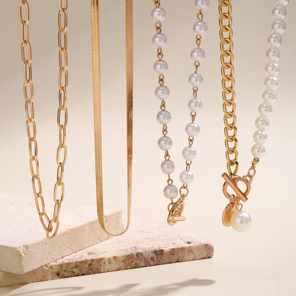 Pearl Clash: Layered Imitation Pearl & Chain Choker Necklace