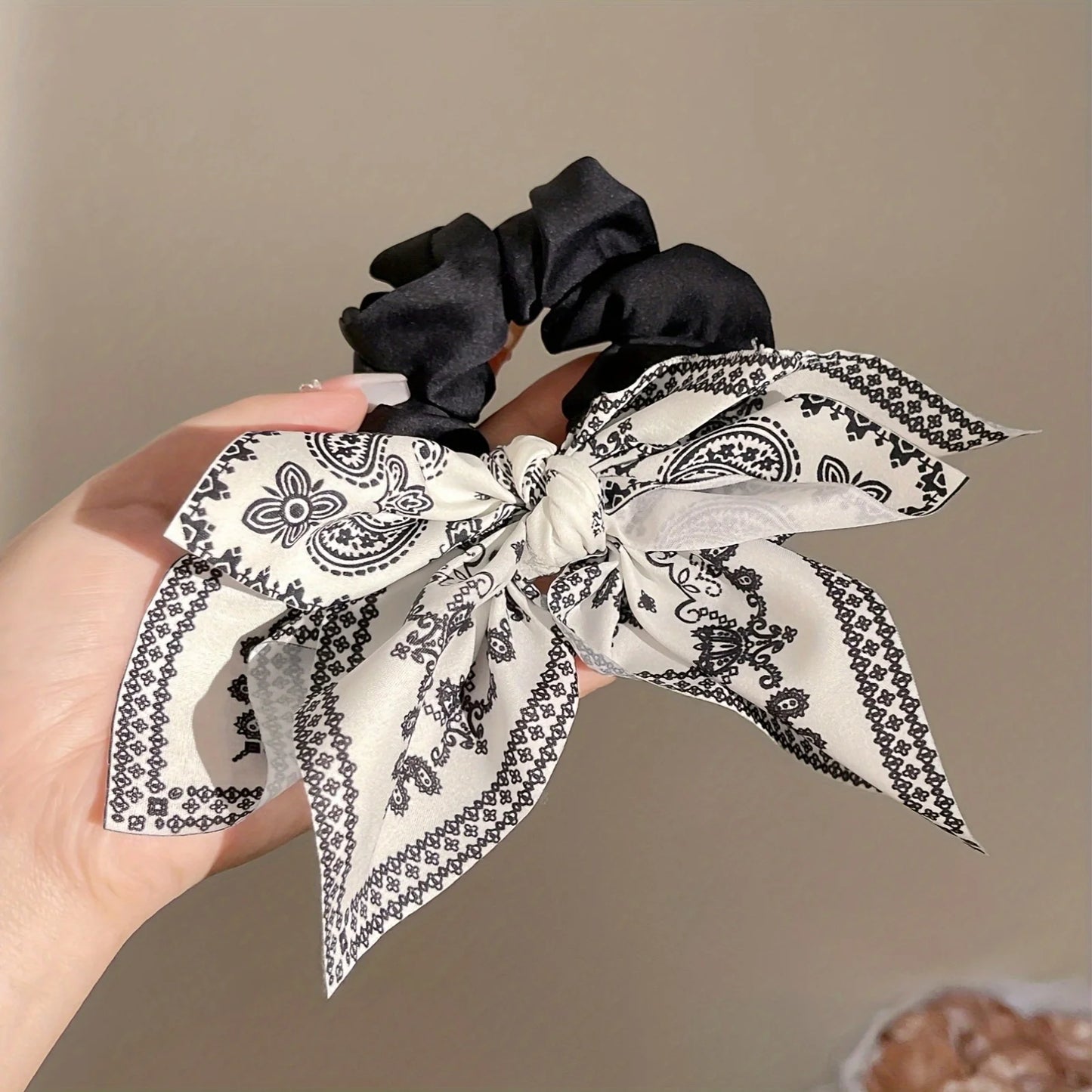 Elegant Retro Double - sided Cashew Flower Love Bow Hair Clip, Suitable for Women, a Good Choice for Birthdays and Festivals.
