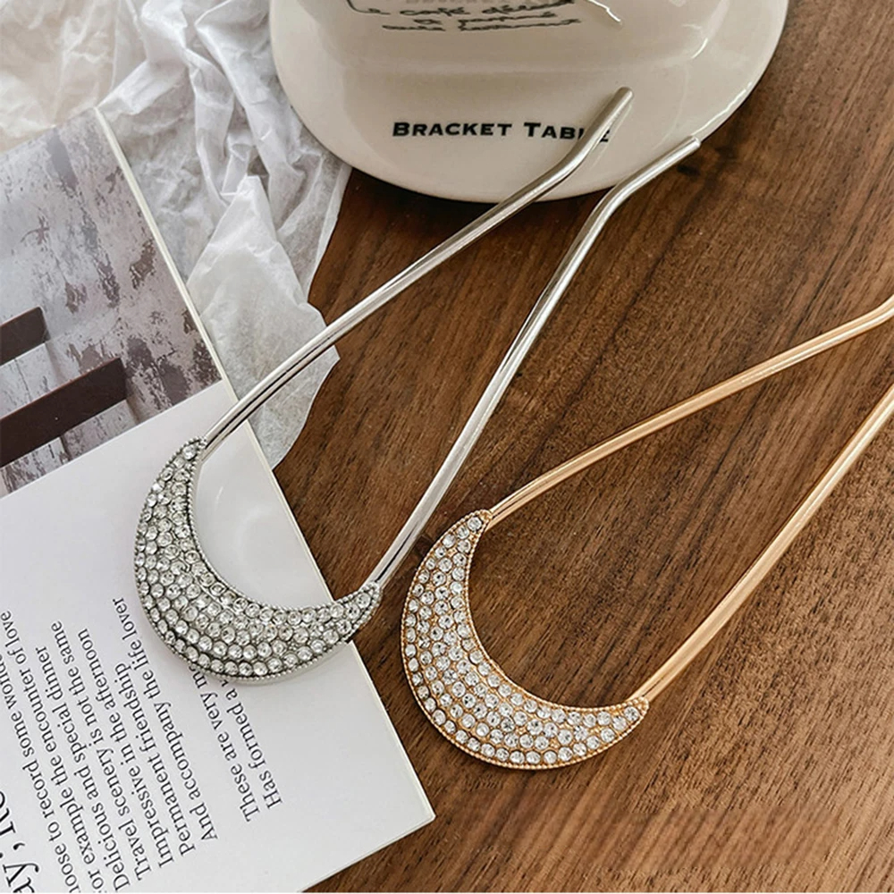 Lunar Pin: U-Shaped Pearl Hair Stick for Elegant Styling