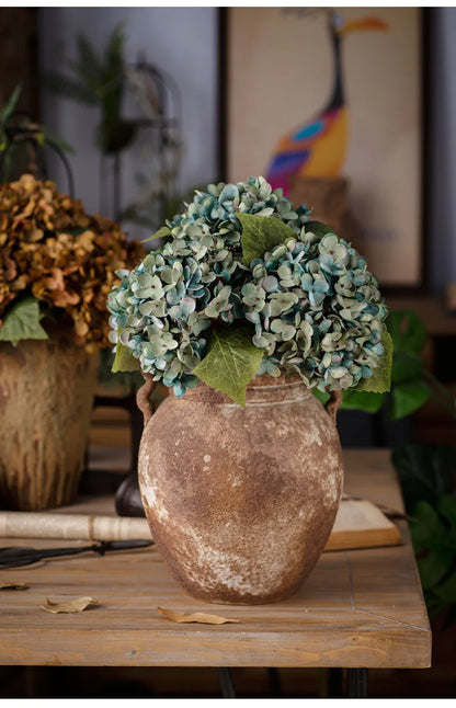 Soft Bloom: Silk Hydrangea Stem