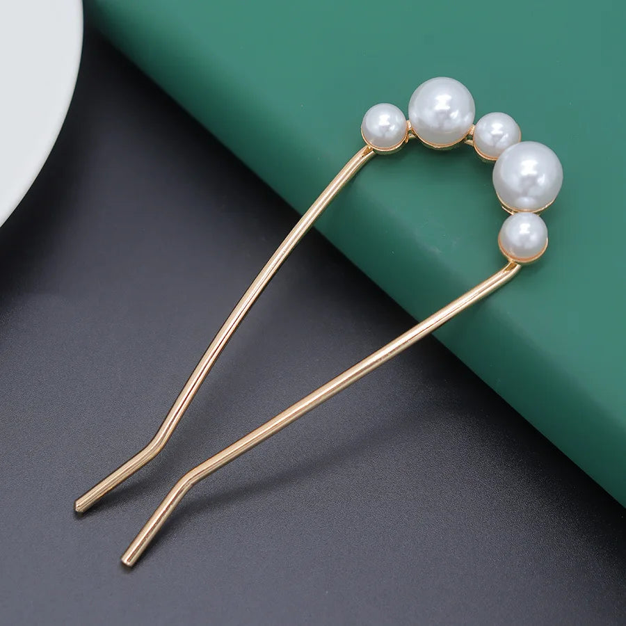 Lunar Pin: U-Shaped Pearl Hair Stick for Elegant Styling