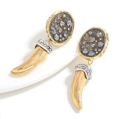 3-Piece Horn Glitter Pendant Necklace Set – Vintage-Inspired Layered Chains for Parties & Gifts