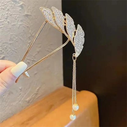 Lunar Pin: U-Shaped Pearl Hair Stick for Elegant Styling