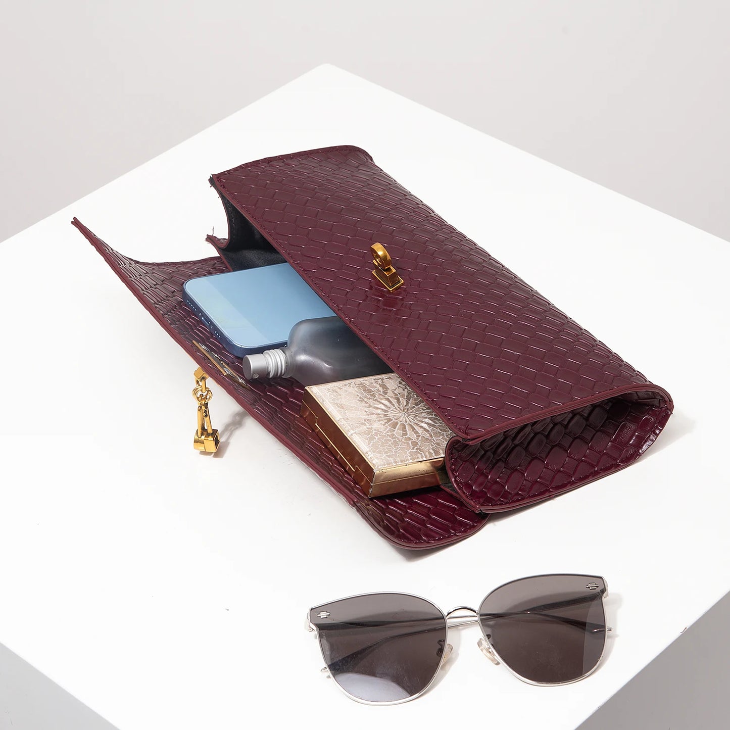 Vintage Faux Leather Woven Baguette Bag, Flap Women Clutch,Elegant Evening Bag,Burgundy Purse,Lady Dress Party,Wedding Item(Random Pattern)