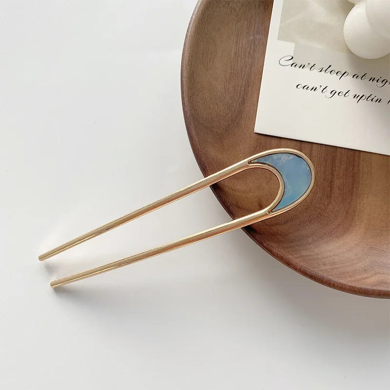 Lunar Pin: U-Shaped Pearl Hair Stick for Elegant Styling