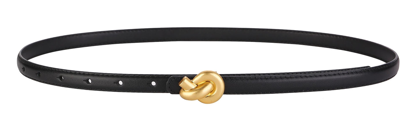 Cinturón de cuero premium con hebilla de metal para mujer.