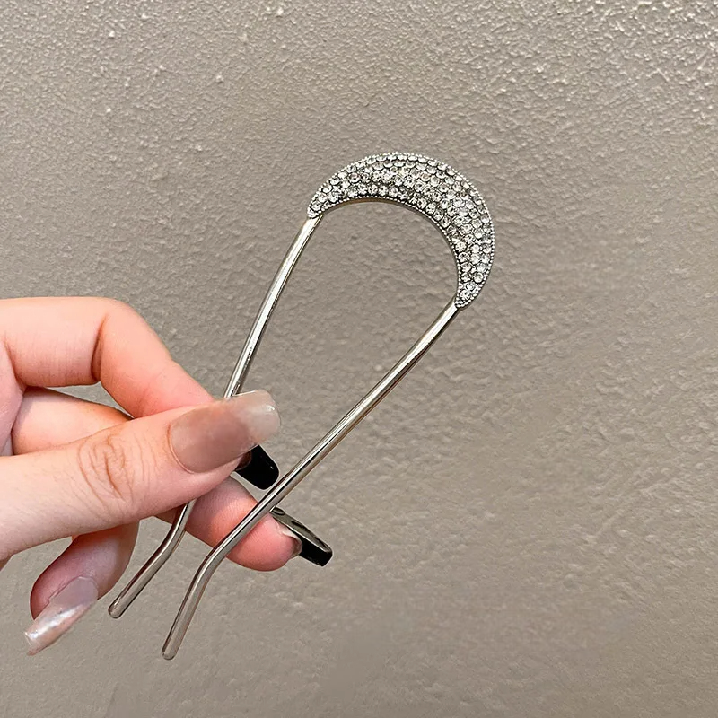 Lunar Pin: U-Shaped Pearl Hair Stick for Elegant Styling